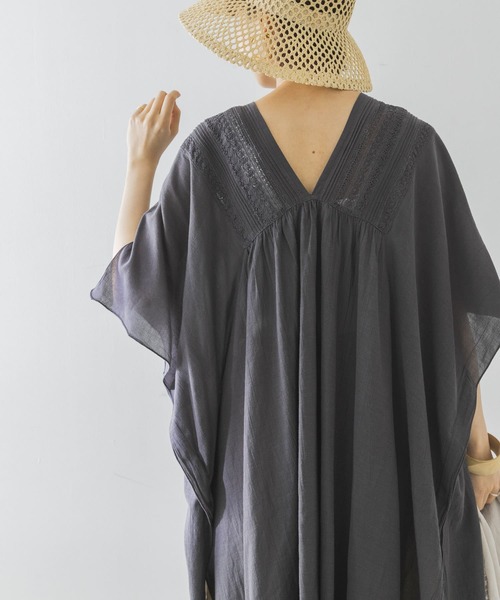 URBAN RESEARCH（アーバンリサーチ）の「indiaレースポンチョワンピース（ワンピース・レディース・チャコールグレー/ホワイト系その他/グリーン系その他・FREE）」の4枚目の写真