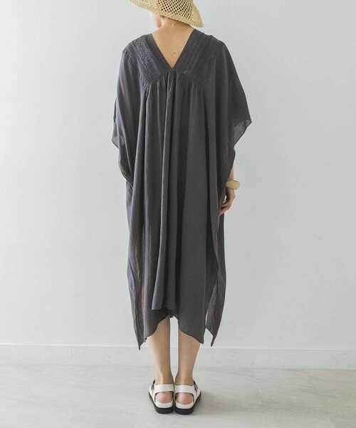 URBAN RESEARCH（アーバンリサーチ）の「indiaレースポンチョワンピース（ワンピース・レディース・チャコールグレー/ホワイト系その他/グリーン系その他・FREE）」の15枚目の写真