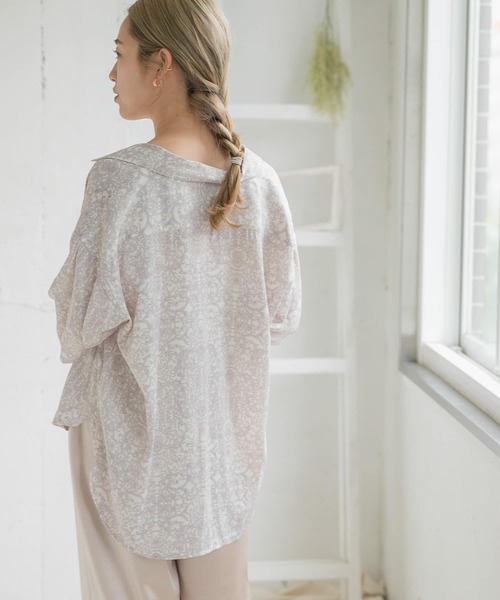 ITEMS URBANRESEARCH（アイテムズ アーバンリサーチ）の「プリント開襟シャツ（シャツ/ブラウス・レディース・オフホワイト/ベージュ/チャコールグレー・FREE）」の11枚目の写真