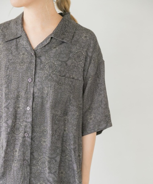ITEMS URBANRESEARCH（アイテムズ アーバンリサーチ）の「プリント開襟シャツ（シャツ/ブラウス・レディース・オフホワイト/ベージュ/チャコールグレー・FREE）」の10枚目の写真