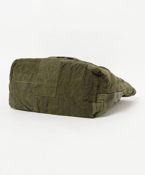 hobo(ホーボー)の「hobo / CARRY-ALL TOTE L UPCYCLED US ARMY CLOTH(トートバッグ・メンズ・オリーブ・ONE SIZE)」の4枚目の写真