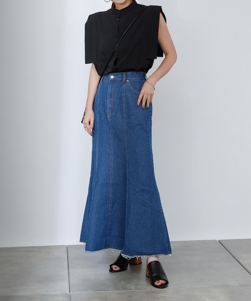 COLONY 2139（コロニートゥーワンスリーナイン）の「裾フリンジ切替デニムマーメイドスカート（デニムスカート・レディース・ブラック/ブルー・SMALL/MEDIUM）」の13枚目の写真