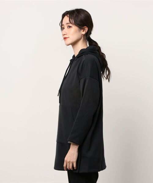 adidas（アディダス）の「PRSVE ルーズフィット ソフトタッチ フード 