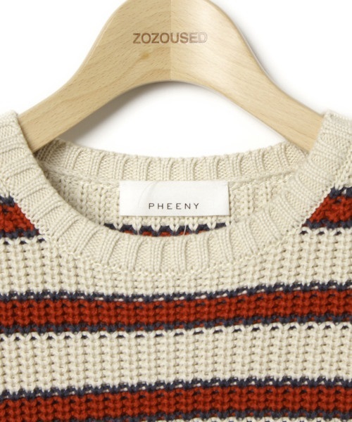 PHEENY（フィーニー）の「ボーダー柄長袖ニット（ニット/セーター・レディース・ベージュ・2）」の3枚目の写真