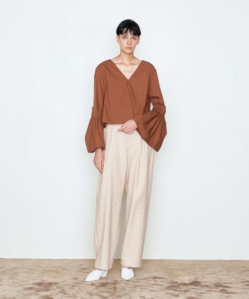 AEWEN MATOPH（イウエン マトフ）の「＜AEWEN MATOPH（イウエン マトフ）＞タイプライター2WAY ベルスリーブ ブラウス（シャツ/ブラウス・レディース・ホワイト/ブラック/ブラウン/オリーブ・FREE）」の9枚目の写真