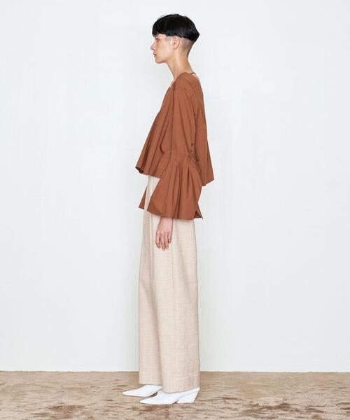 AEWEN MATOPH（イウエン マトフ）の「＜AEWEN MATOPH（イウエン マトフ）＞タイプライター2WAY ベルスリーブ ブラウス（シャツ/ブラウス・レディース・ホワイト/ブラック/ブラウン/オリーブ・FREE）」の6枚目の写真