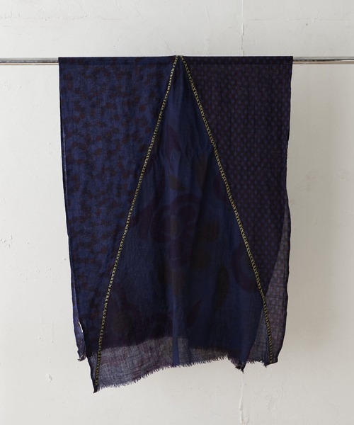 BEARDSLEY（ビアズリー）の「《VALENTINA C》ストール（ストール/ショール・レディース・ネイビー・FREE）」の9枚目の写真