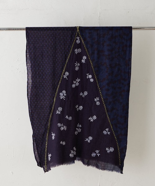 BEARDSLEY（ビアズリー）の「《VALENTINA C》ストール（ストール/ショール・レディース・ネイビー・FREE）」の8枚目の写真