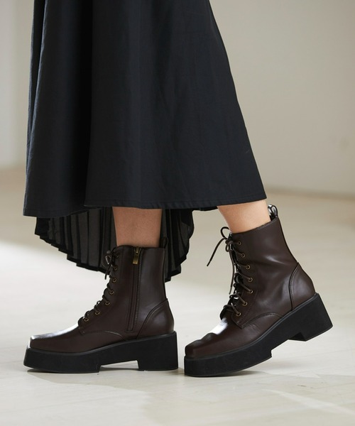Fabby fabby（ファビィーファビィー）の「スクエアレースアップ厚底ショートブーツ（ブーツ・レディース・ブラック/オフホワイト/ブラウン・MEDIUM/SMALL/LARGE/X-SMALL）」の17枚目の写真