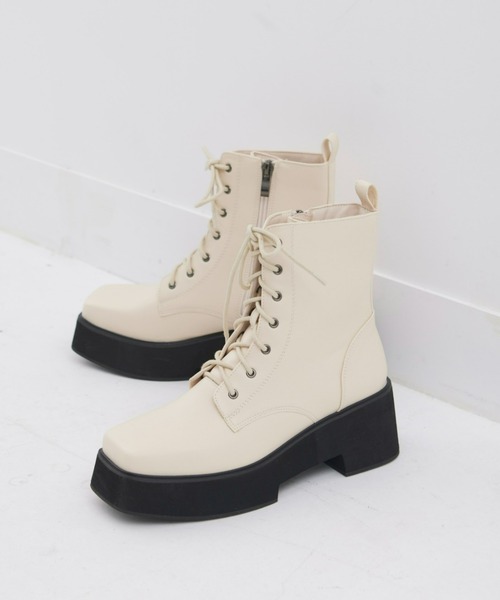 Fabby fabby（ファビィーファビィー）の「スクエアレースアップ厚底ショートブーツ（ブーツ・レディース・ブラック/オフホワイト/ブラウン・MEDIUM/SMALL/LARGE/X-SMALL）」の9枚目の写真