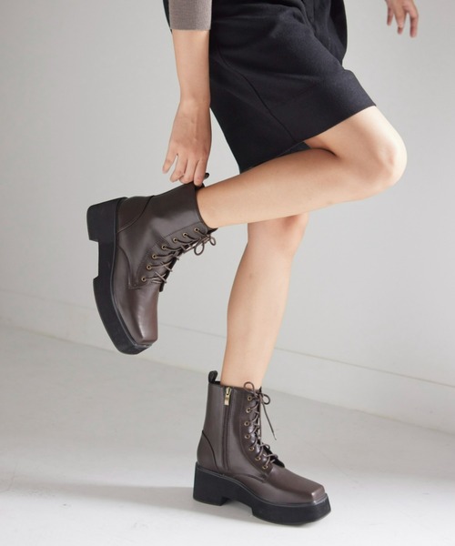 Fabby fabby（ファビィーファビィー）の「スクエアレースアップ厚底ショートブーツ（ブーツ・レディース・ブラック/オフホワイト/ブラウン・MEDIUM/SMALL/LARGE/X-SMALL）」の14枚目の写真