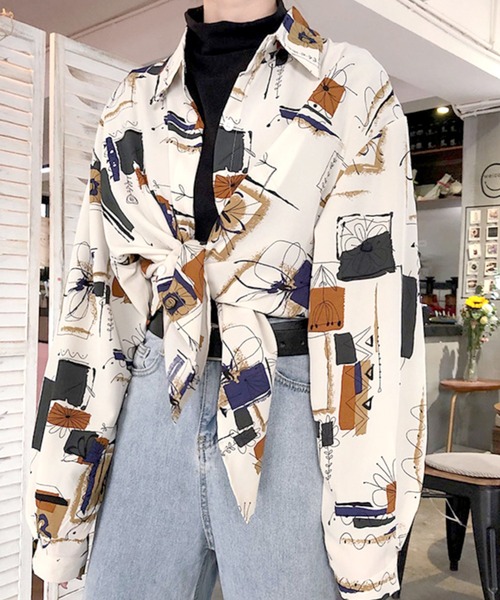 Felt-Maglietta（フェルトマリエッタ）の「【ゆったりシルエット】プリント柄シャツブラウス（シャツ/ブラウス・レディース・ホワイト/ブラック・FREE）」の8枚目の写真