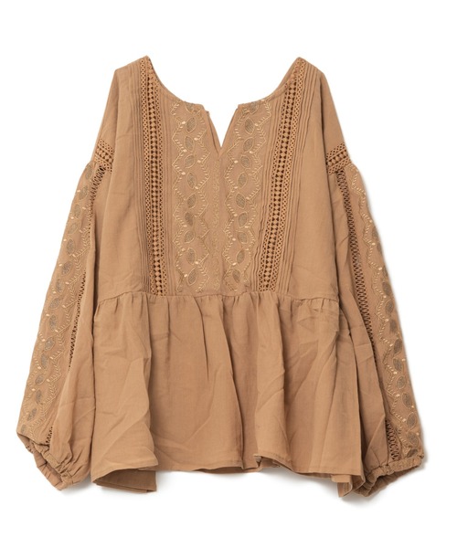 LAYMEE（レイミー）の「Leaf embroidery 2way tunic / リーフエンブロイデリー2wayチュニック（シャツ/ブラウス・レディース・ホワイト/ネイビー/キャメル・FREE）」の6枚目の写真