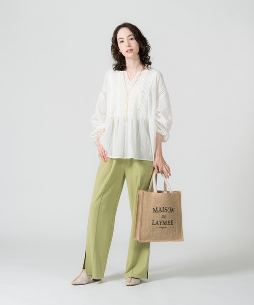LAYMEE（レイミー）の「Leaf embroidery 2way tunic / リーフエンブロイデリー2wayチュニック（シャツ/ブラウス・レディース・ホワイト/ネイビー/キャメル・FREE）」の5枚目の写真