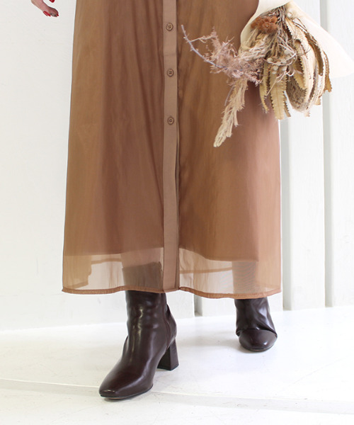 MODE ROBE（モードローブ）の「オーガンジーレイヤードワンピース（シャツワンピース・レディース・ブラウン/グレイッシュベージュ・FREE）」の8枚目の写真