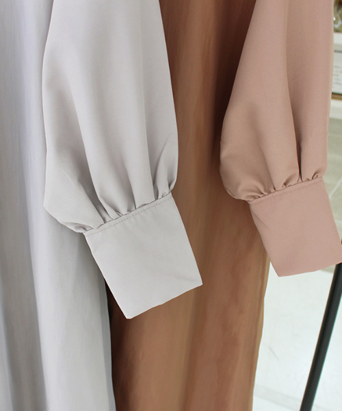 MODE ROBE（モードローブ）の「オーガンジーレイヤードワンピース（シャツワンピース・レディース・ブラウン/グレイッシュベージュ・FREE）」の7枚目の写真