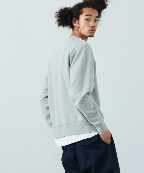 Alpha Industries（アルファインダストリーズ）の「【直営店限定】パッチドラベルクルーネックスウェット（無地）（スウェット・メンズ・ホワイト/ブラック/ヘザーグレー・MEDIUM/LARGE/X-LARGE）」の9枚目の写真