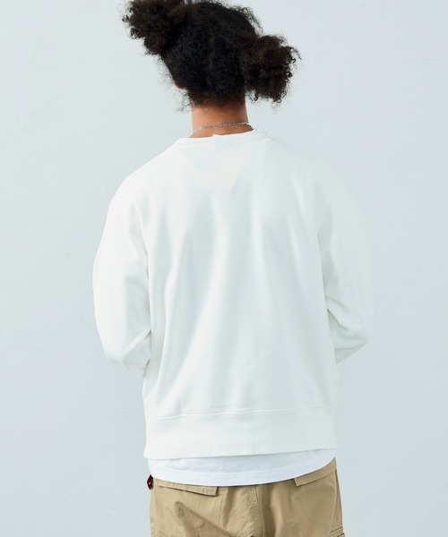 Alpha Industries（アルファインダストリーズ）の「【直営店限定】パッチドラベルクルーネックスウェット（無地）（スウェット・メンズ・ホワイト/ブラック/ヘザーグレー・MEDIUM/LARGE/X-LARGE）」の14枚目の写真