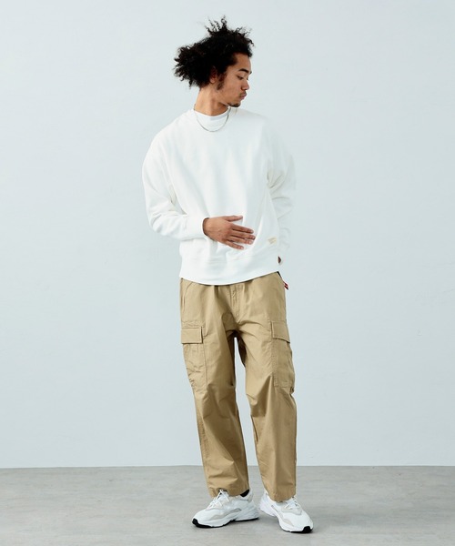 Alpha Industries（アルファインダストリーズ）の「【直営店限定】パッチドラベルクルーネックスウェット（無地）（スウェット・メンズ・ホワイト/ブラック/ヘザーグレー・MEDIUM/LARGE/X-LARGE）」の12枚目の写真