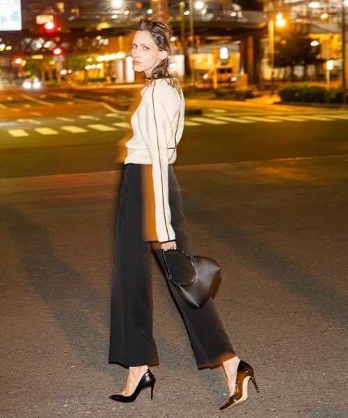 AMBIENT(アンビエント)の「バイカラーパイピングリブニット(ニット/セーター・レディース・ブラック/オリーブ/モカ/アイボリー・FREE)」の10枚目の写真