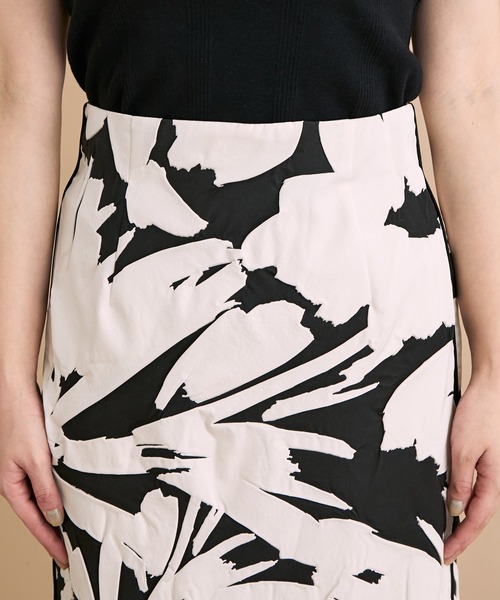 ADAM ET ROPE'（アダムエロペ）の「シュリンクプリントスカート（スカート・レディース・オレンジ系その他/ブラック系その他・38/36）」の17枚目の写真