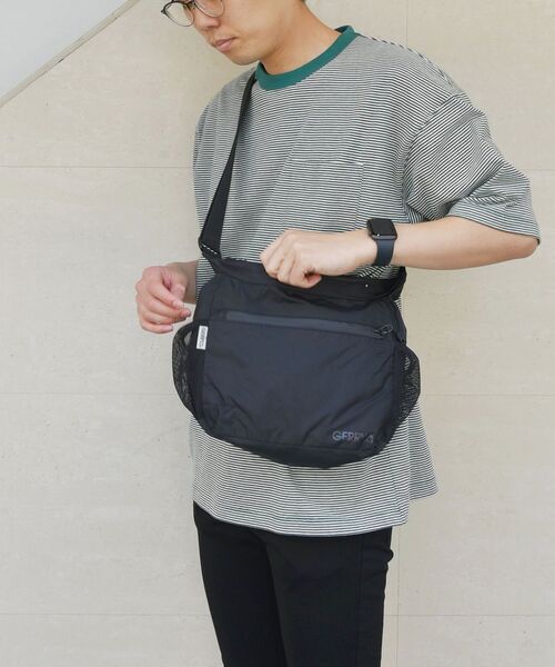 GERRY(ジェリー)の「【WEB限定】GERRY: 【撥水】シーム ショルダー バック◇(ショルダーバッグ・メンズ・ブラック・ONE SIZE)」の20枚目の写真