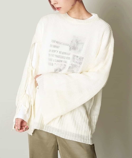 A de a.v.v（アードアー・ヴェ・ヴェ）の「袖レースアップメッシュニット（ニット/セーター・レディース・ブラック/ホワイト/ベージュ・39）」の2枚目の写真