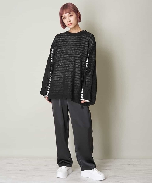 A de a.v.v（アードアー・ヴェ・ヴェ）の「袖レースアップメッシュニット（ニット/セーター・レディース・ブラック/ホワイト/ベージュ・39）」の4枚目の写真