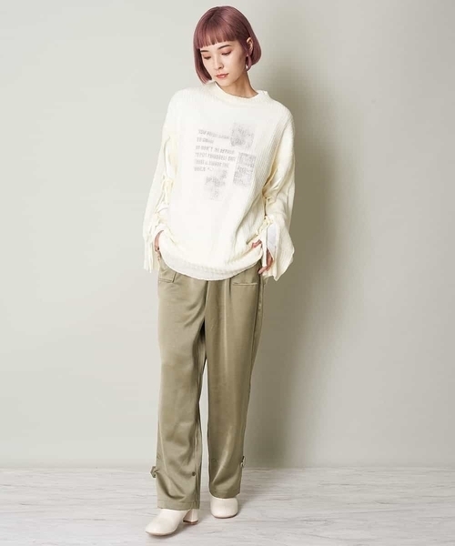 A de a.v.v（アードアー・ヴェ・ヴェ）の「袖レースアップメッシュニット（ニット/セーター・レディース・ブラック/ホワイト/ベージュ・39）」の6枚目の写真