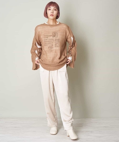 A de a.v.v（アードアー・ヴェ・ヴェ）の「袖レースアップメッシュニット（ニット/セーター・レディース・ブラック/ホワイト/ベージュ・39）」の16枚目の写真