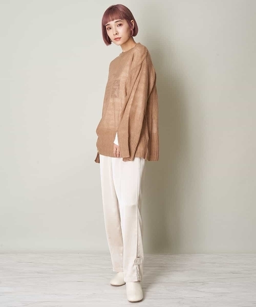 A de a.v.v（アードアー・ヴェ・ヴェ）の「袖レースアップメッシュニット（ニット/セーター・レディース・ブラック/ホワイト/ベージュ・39）」の14枚目の写真