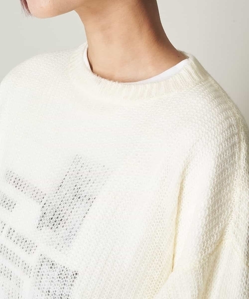 A de a.v.v（アードアー・ヴェ・ヴェ）の「袖レースアップメッシュニット（ニット/セーター・レディース・ブラック/ホワイト/ベージュ・39）」の7枚目の写真