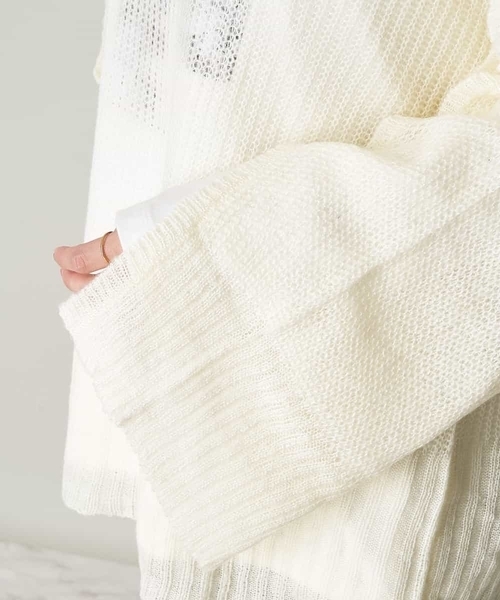 A de a.v.v（アードアー・ヴェ・ヴェ）の「袖レースアップメッシュニット（ニット/セーター・レディース・ブラック/ホワイト/ベージュ・39）」の17枚目の写真