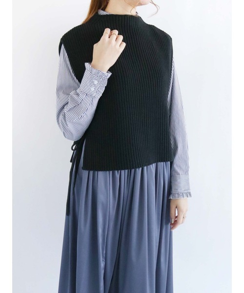 Te chichi(テチチ)の「サイドリボンスタンドベスト(ベスト・レディース・ブラック/ベージュ/モカ・フリ-)」の1枚目の写真