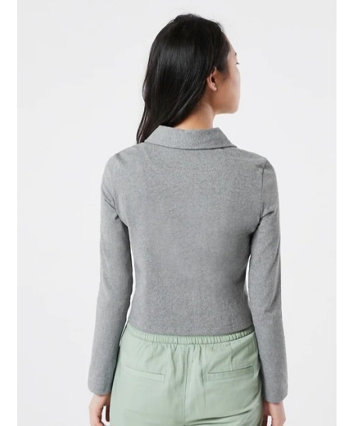 GAP（ギャップ）の「ウォッシュド ロー ジャージー クロップドトップス（Tシャツ/カットソー・レディース・ホワイト/ブラック/グレー/ブルー/レッド系その他・S/M/L/XL/XS/XXS）」の19枚目の写真