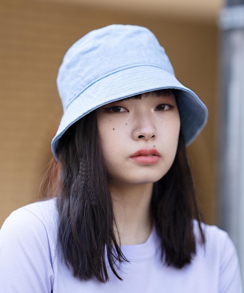 X-girl（エックスガール）の「BASIC BUCKET HAT/ベーシック　バケットハット（ハット・レディース・ホワイト/ブラック/ライトインディゴブルー/ライトパープル・ONE SIZE）」の6枚目の写真