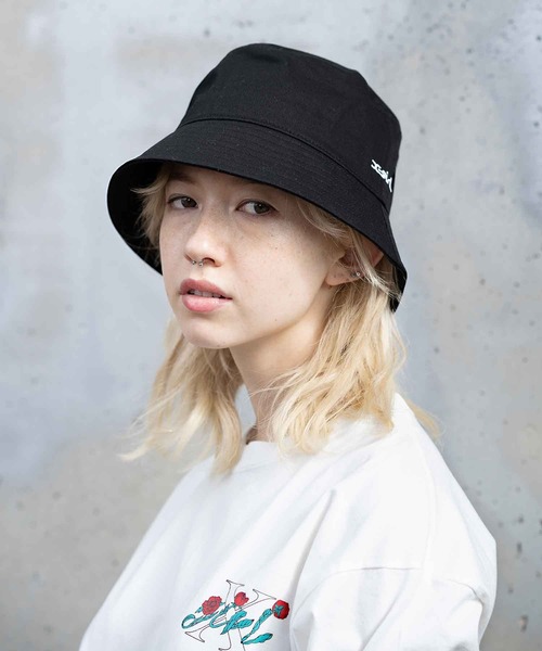 X-girl（エックスガール）の「BASIC BUCKET HAT/ベーシック　バケットハット（ハット・レディース・ホワイト/ブラック/ライトインディゴブルー/ライトパープル・ONE SIZE）」の22枚目の写真