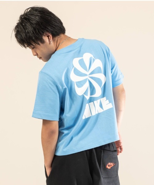 NIKE（ナイキ）の「NIKE WOMENS TEE BOXY CIRCA 2 / ナイキ ウィメンズ ボクシー Tシャツ 【SP】（Tシャツ/カットソー・メンズ・オレンジ/ブルー/ホワイト・L/M/S/XL）」の10枚目の写真