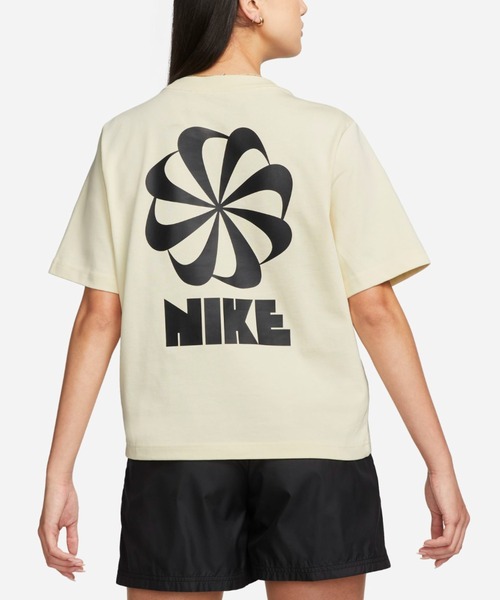 NIKE（ナイキ）の「NIKE WOMENS TEE BOXY CIRCA 2 / ナイキ ウィメンズ ボクシー Tシャツ 【SP】（Tシャツ/カットソー・メンズ・オレンジ/ブルー/ホワイト・L/M/S/XL）」の17枚目の写真