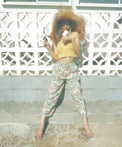 Ocean Pacific(オーシャンパシフィック)の「【OceanPacific×Sandy mag】ユニセックス 50thコラボ総柄ロングパンツ(その他パンツ・レディース・ピンク・MEDIUM)」の1枚目の写真