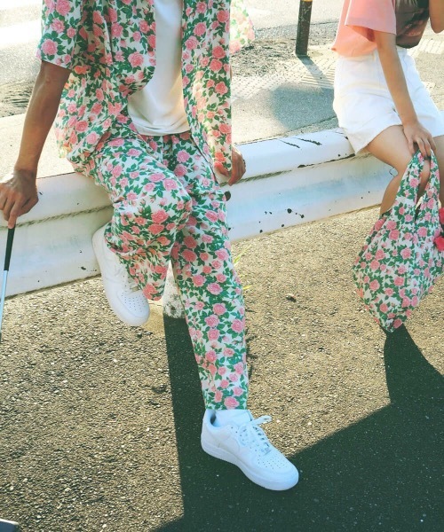 Ocean Pacific(オーシャンパシフィック)の「【OceanPacific×Sandy mag】ユニセックス 50thコラボ総柄ロングパンツ(その他パンツ・レディース・ピンク・MEDIUM)」の4枚目の写真