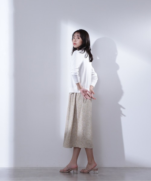NATURAL BEAUTY BASIC(ナチュラルビューティーベーシック)の「レーヨンナイロン16Gカーディガン(カーディガン/ボレロ・レディース・ブラック/オフホワイト/オレンジ/グリーン・MEDIUM)」の11枚目の写真
