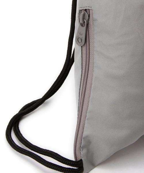 adidas（アディダス）の「[アディダス] ADIDAS GYMSACK バッグ◆（バックパック/リュック・メンズ・グレー/ネイビー・フリー）」の5枚目の写真