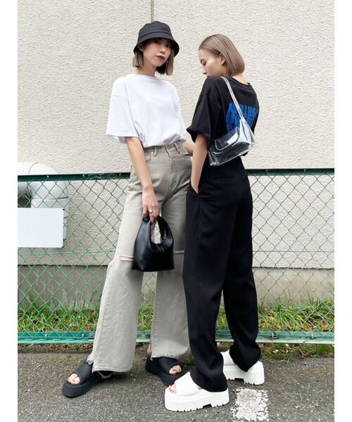 EMODA（エモダ）の「バックプリントオーバーTシャツ（Tシャツ/カットソー・レディース・ホワイト/ブラック/グレー/ブルー・FREE）」の5枚目の写真