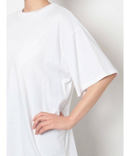 EMODA（エモダ）の「バックプリントオーバーTシャツ（Tシャツ/カットソー・レディース・ホワイト/ブラック/グレー/ブルー・FREE）」の9枚目の写真