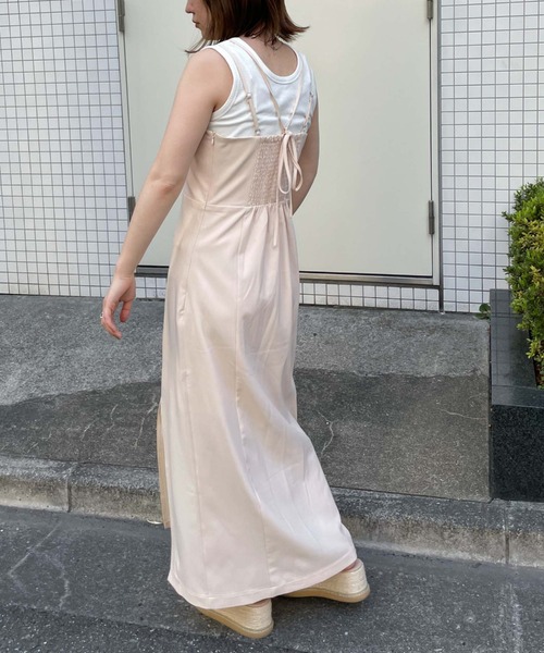 archives（アルシーヴ）の「Backリボンスリットキャミワンピース