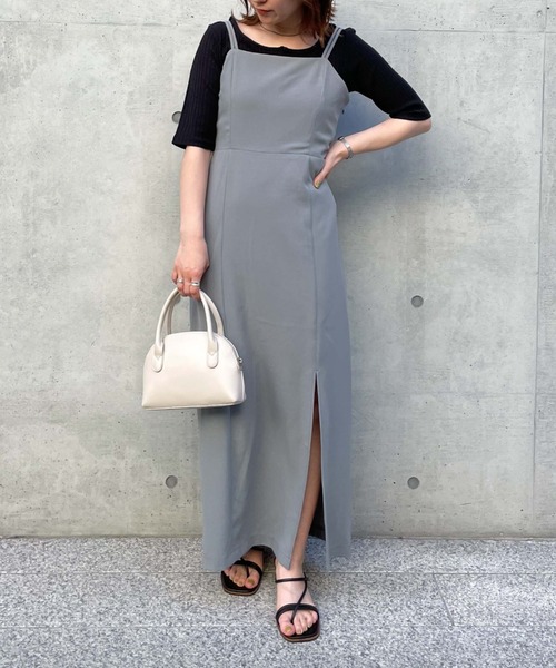 archives（アルシーヴ）の「Ｂａｃｋリボンスリットキャミワンピース（ワンピース・レディース・ブラック/アイボリー/ブルーグレー・MEDIUM）」の5枚目の写真