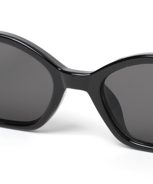 ALAND（エーランド）の「【UNISEX】3.3Field Trip／#62226 GLASSES 2295191（サングラス・レディース・ホワイト/ブラック・FREE）」の7枚目の写真