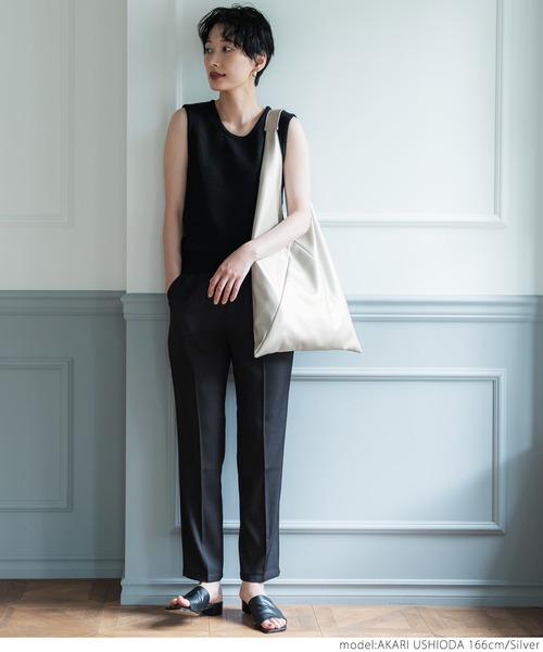 coca(coca)(コカ)の「合皮トライアングルバッグ(ショルダーバッグ・レディース・ブラック/シルバー・ONE SIZE)」の14枚目の写真