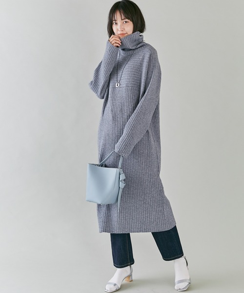 LAVEANGE（ラビアンジェ）の「リブ切替タートルネックニットワンピース